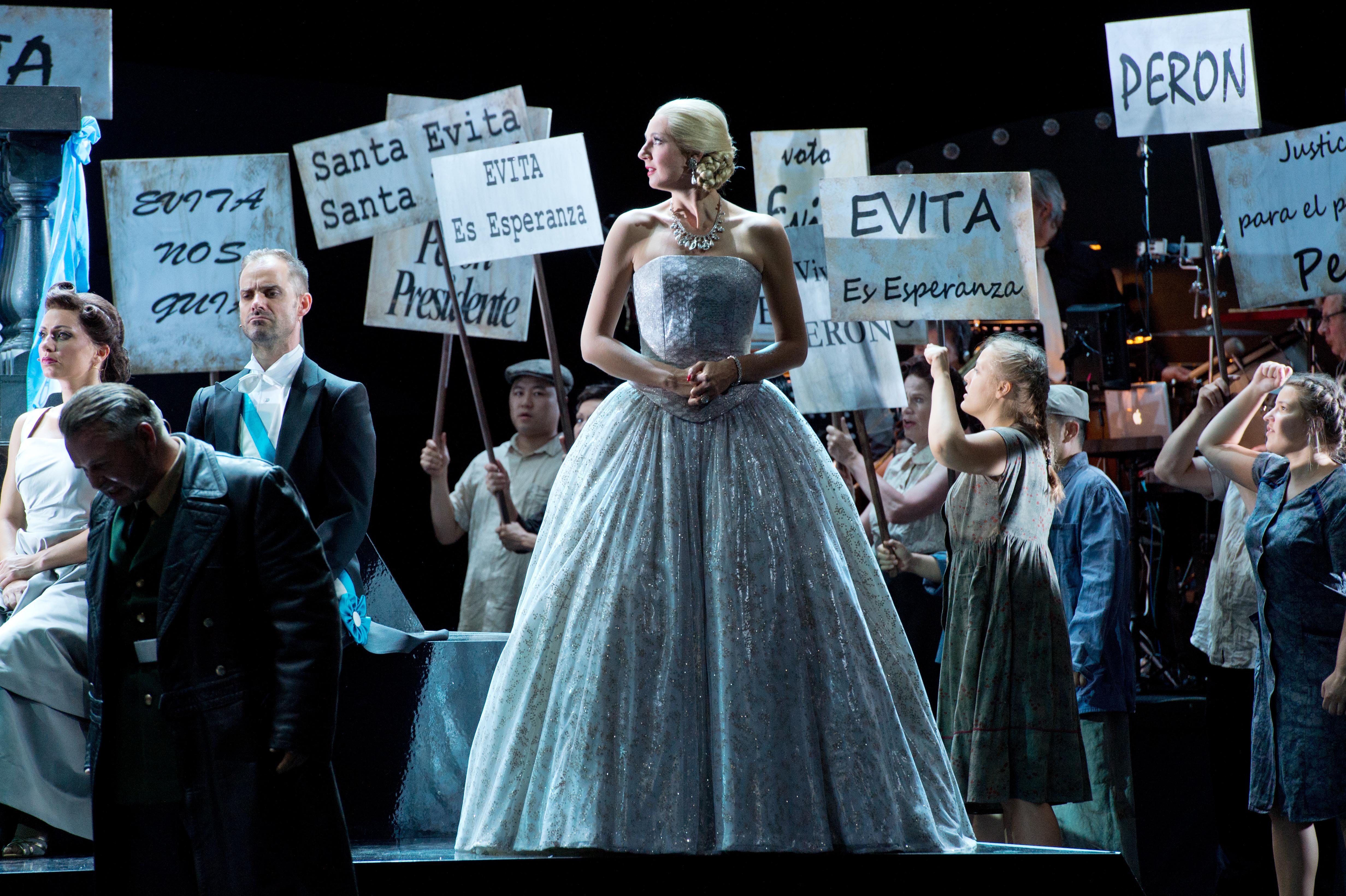 Evita Musical Tour 2024 - Kelsy Mellisa
