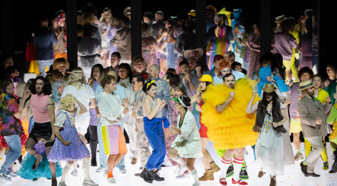 Sagt wer nein zur Feierei? Die Oper Frankfurt feiert Karneval mit Carl Nielsens „Maskerade“! Köln könnte neidisch werden…