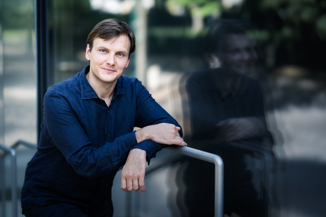 Vitali Alekseenok wird ab 2024/25 Chefdirigent der Deutschen Oper am Rhein