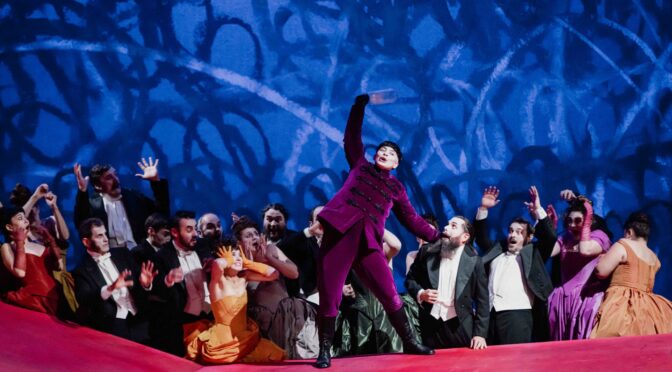 „La Chauve-Souris“ – „Die Fledermaus“ – geht in Lille in neuer französischer Fassung über die Bühne und begeistert!